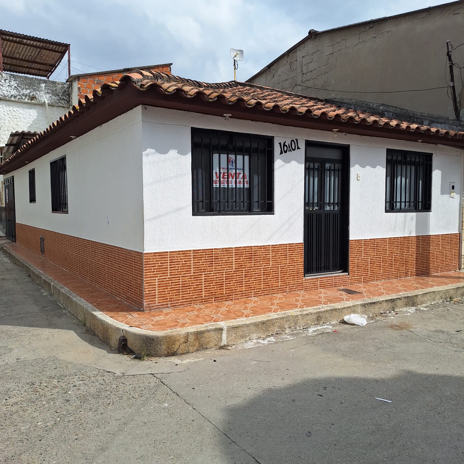 SE VENDE CASA UBICADA EN LA CARRERA 10A #16A-01 BARRIO GUSTAVO ALAYON – OCAÑA.